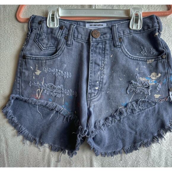 One x One Teaspoon Distressed Jean Shorts Trendy Short Shorts Button Fly - Picture 1 of 12